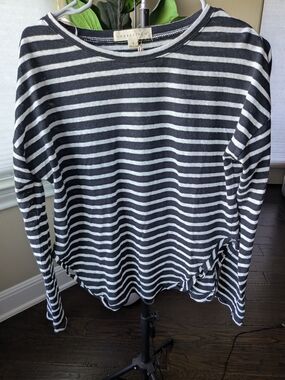 lovestitch Black and White Striped Pullover
